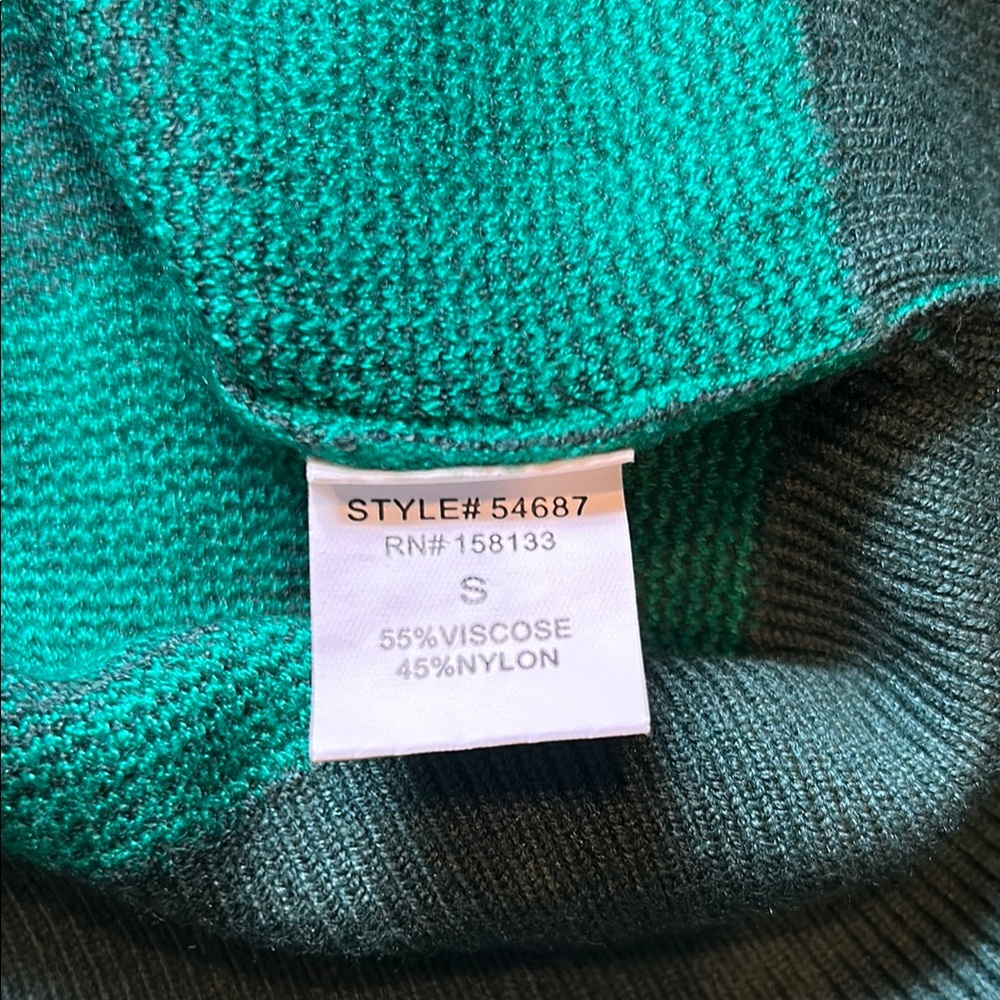 Staccato Green Crewneck Sweater with Floral Design - Picture 3 of 4